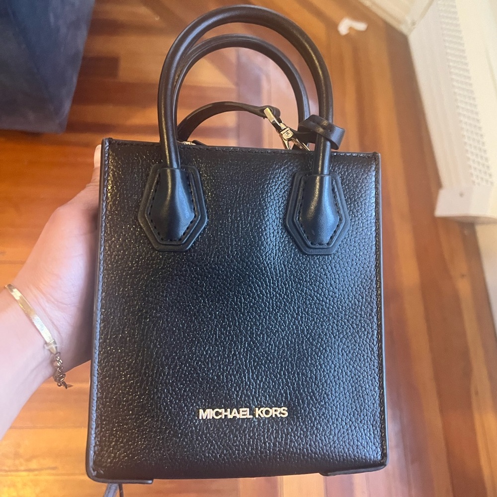 MICHAEL MICHAEL KORS Mercer Extra-Small Pebbled Leather Crossbody Bag